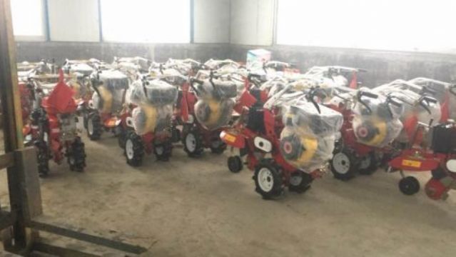 点击查看详细信息<br>标题：开沟机　 阅读次数：2185